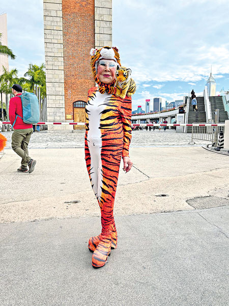 無緣上頭炷香 黃夏蕙留家迎虎年