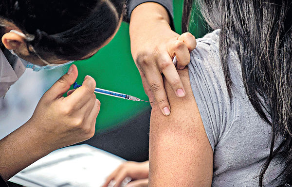 有過敏史接種疫苗安全 研究︰逾8成未現嚴重過敏