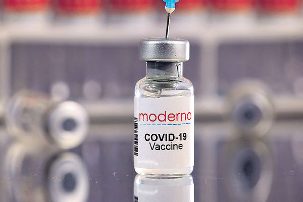 莫德納擬港聘約十人 爭取港府准用旗下疫苗