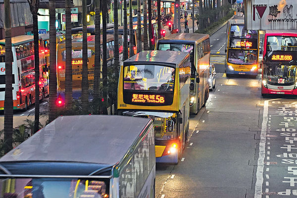 全港103條巴士綫 停駛至月底