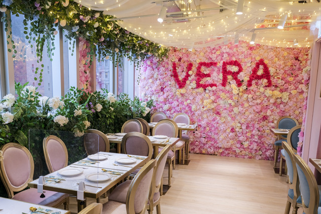 6 000 朵玫瑰花系餐廳包場自訂人名花牆 求婚生日必check U Food 香港餐廳及飲食資訊優惠網站