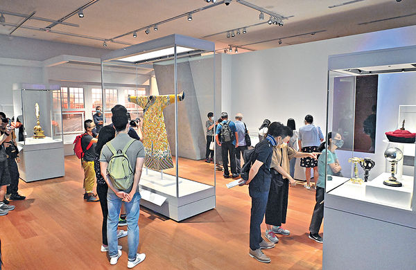西九故宮博物館開幕 「貴妃」入宮尋服飾靈感