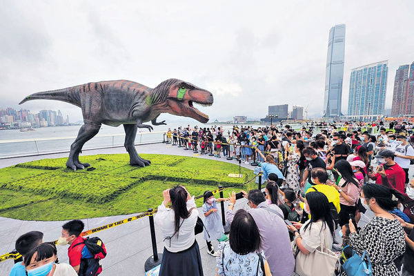 海港城時代廣場恐龍展 逾50萬市民到訪