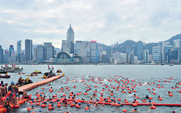 維港泳限人數恐再停辦 周日十公里跑取消