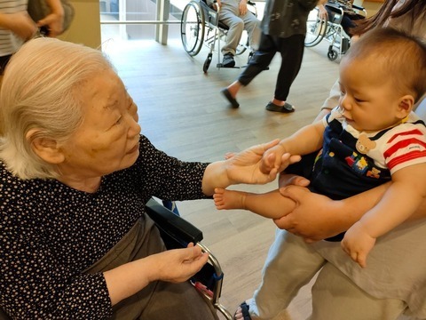 「寶寶員工」的工時完全彈性,且睡覺、吃東西沒有時間限制