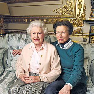 英女王移靈西敏宮 弔唁或輪候30小時 民眾冀送別「一直在身邊的母親」