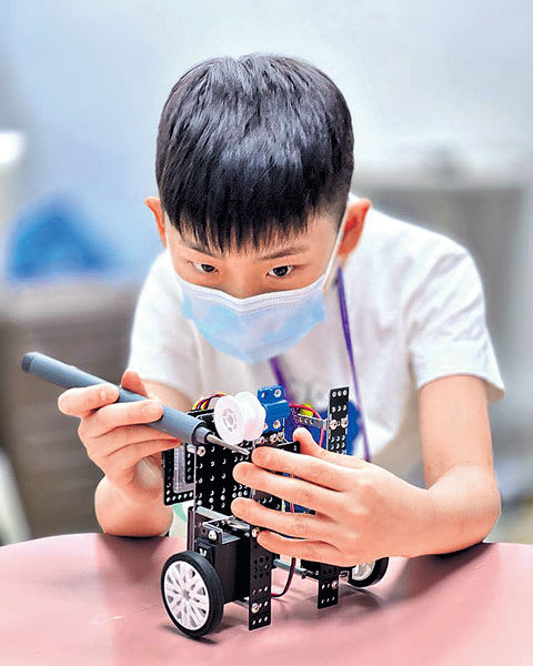 中小學機械人競賽 鼓勵學生發揮編程技能