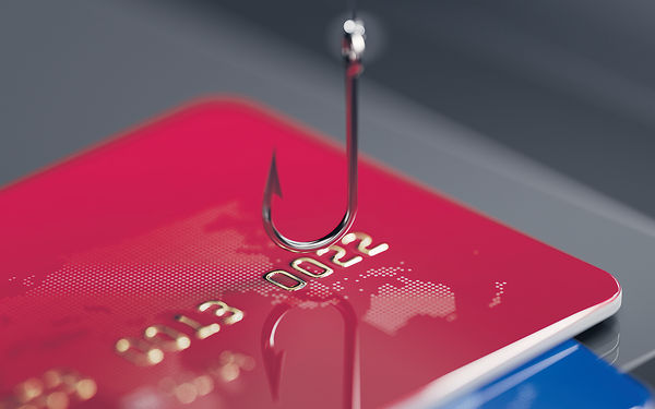 退休女護士疑墮假官員騙案 失$1400萬 釣魚信息集團涉騙$270萬 8人被捕