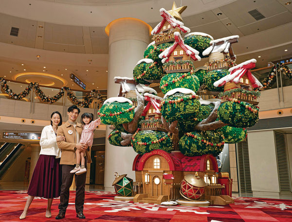 「6米聖誕樹下 細賞飄雪匯演 節日Shopping兼享浪漫與驚喜」