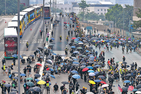 8男女政總外暴動罪成 5人判囚40至55月 2少年入教導所