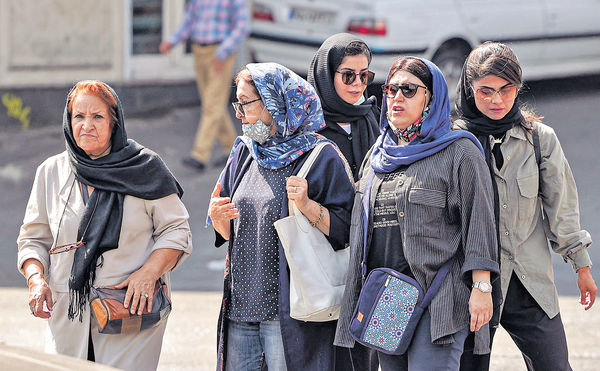 解散道德警察隊平民憤 伊朗檢討女性戴頭巾規定