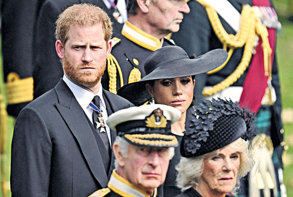 不滿兒子自傳大爆王室內幕 傳查理斯禁哈里參與加冕典禮
