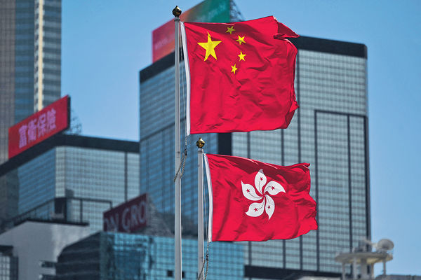 自稱「香港人」比率顯著跌 「中國人」則創6年高