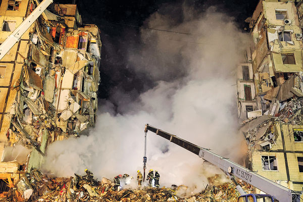 72個單位「完全摧毀」 俄軍炸烏住宅大樓21死73傷