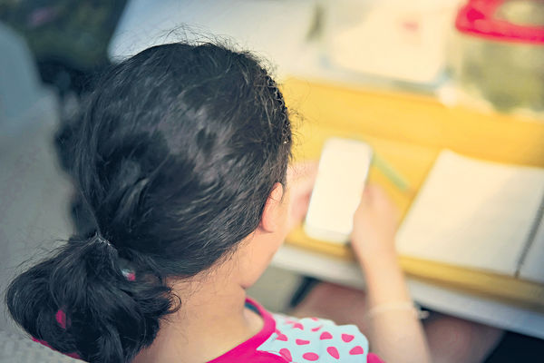 上門補習變「打電話問功課」 消委籲勿輕信銷售員報讀