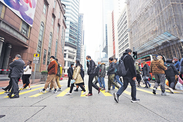低學歷失業者再就業難 新工收入平均跌7.7%
