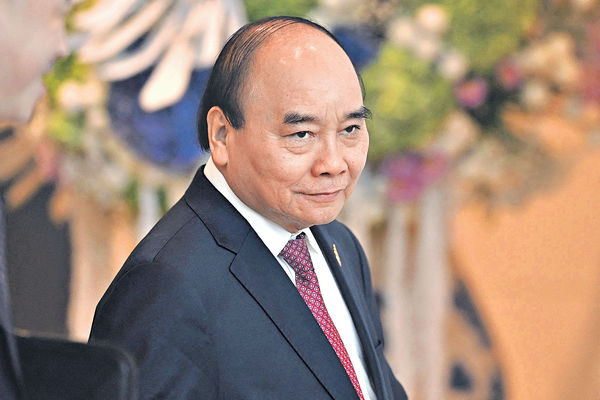 越南國家主席阮春福辭職 為兩名副總理違規問責