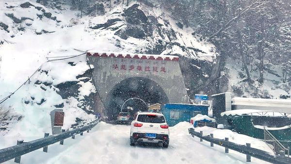 事發墨脫隧道出口 多人失蹤 西藏公路雪崩 最少8死