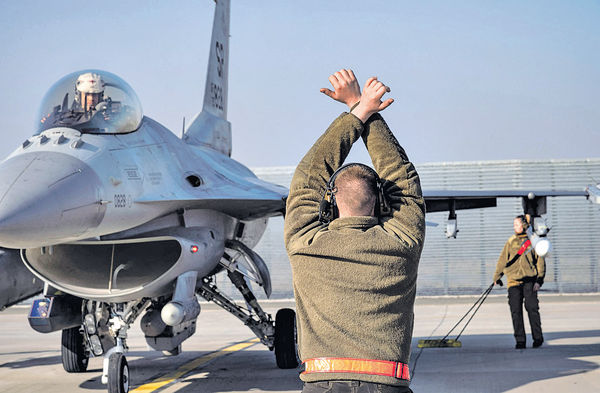 美拒供烏F16戰機 法國波蘭持開放態度