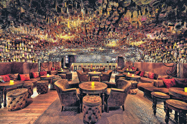 中環型格新酒吧 2萬個玻璃瓶打造魔幻洞穴