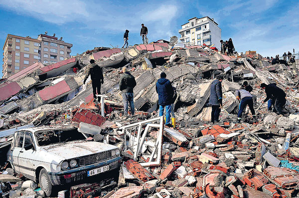 大地震重創土敘 增至逾5000死 5500多樓房倒塌 世衞恐2萬人罹難