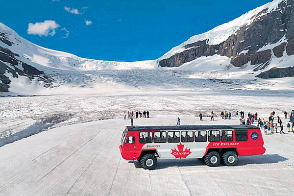 #Columbia Icefield#北極圈外#最大冰原遺迹#巨輪雪車