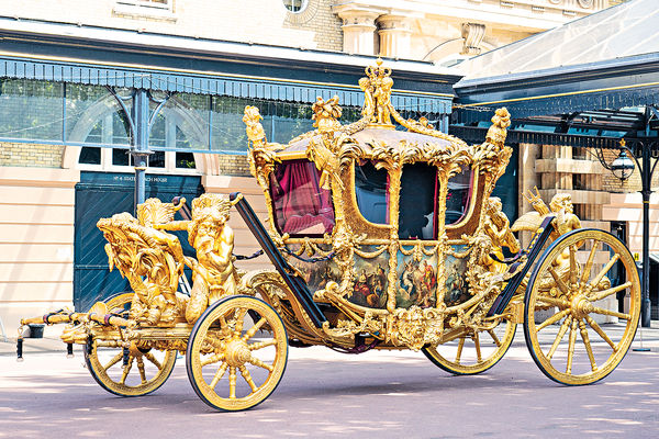 查理斯加冕坐260年黃金馬車 英女王曾明言怕坐