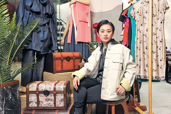 自學拍片開實體店 推廣華服10載 設計師注入創新可持續