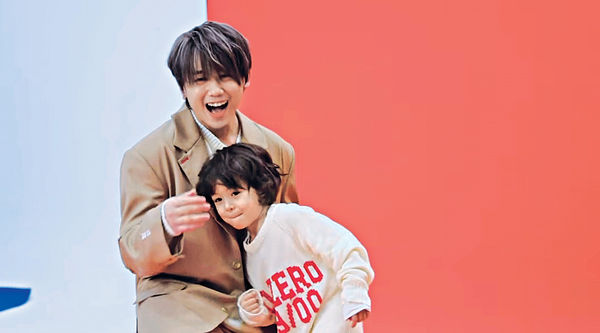 與小男模拍硬照被考起 姜濤改口不想太早當爸