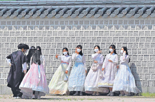 下月撤7天強制隔離 南韓降級新冠為流行病