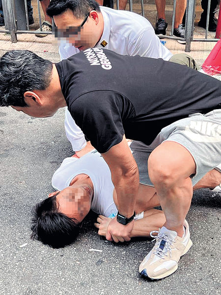 30歲男搶金舖$3萬金鏈 店員窮追300米擒獲