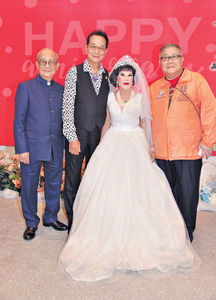 披嫁衣慶祝結婚35周年 黃夏蕙宣布開拍自傳式電影