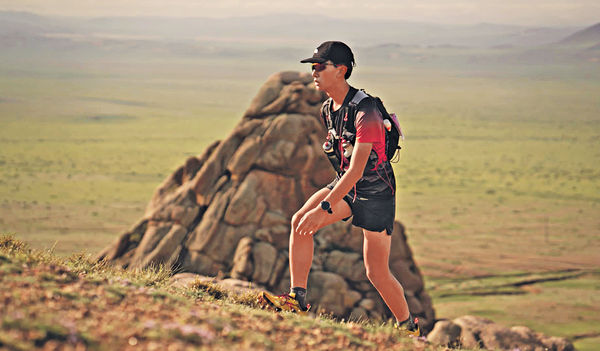 最年輕參賽者 印證「凡事皆可能」 13歲港生蒙古超級馬拉松 奪全場男子第5名