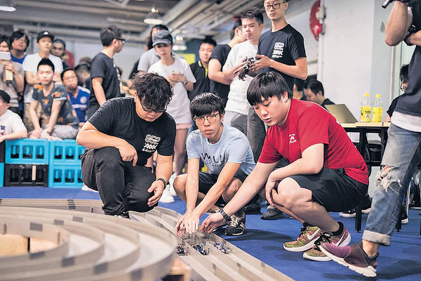 中港城「夏日STEM動感之旅」 設四驅車工作坊 即場體驗鬥車快感