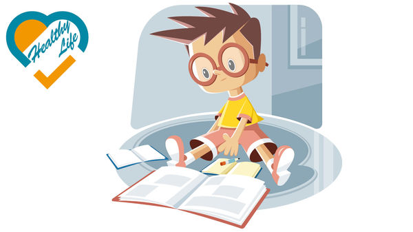 戴一般眼鏡恐反致近視加深 個人化鏡片+滴眼藥 混合治療加強控制