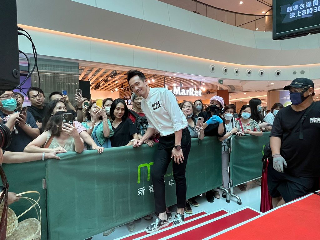 破毒強人丨陳豪登台被爆16萬8唱兩首歌 稱唔知價錢只負責唱歌