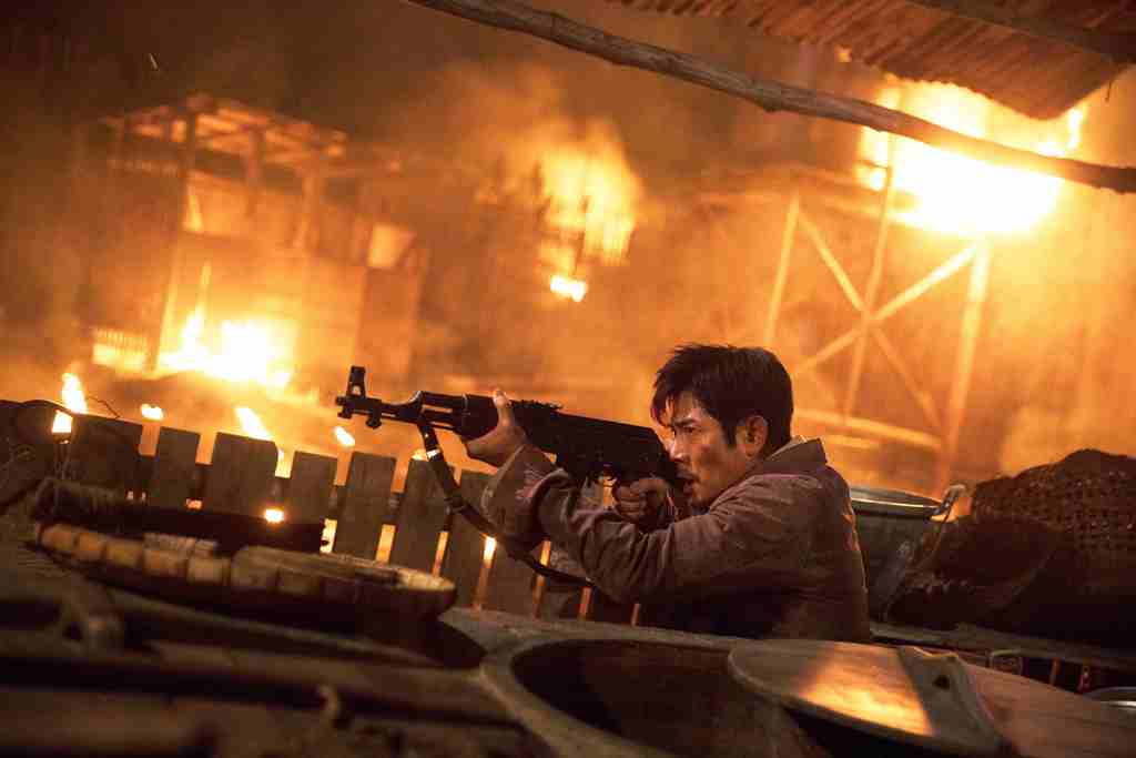 《掃毒3：人在天涯》4日票房衝破570萬 郭富城槍戰軍隊險被火吞噬