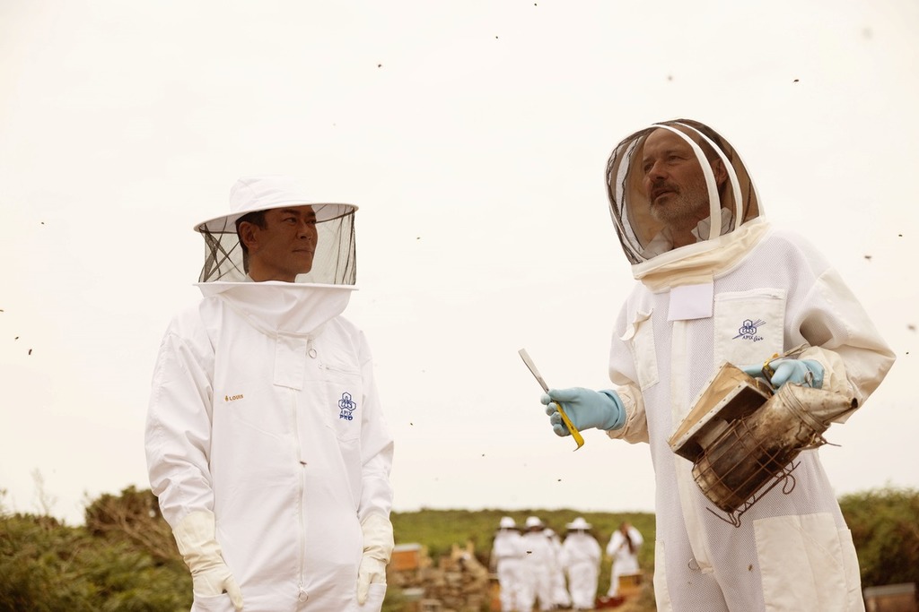 古天樂赴法國保育小島體驗養蜂工作 寓工作於娛樂享受大自然平靜