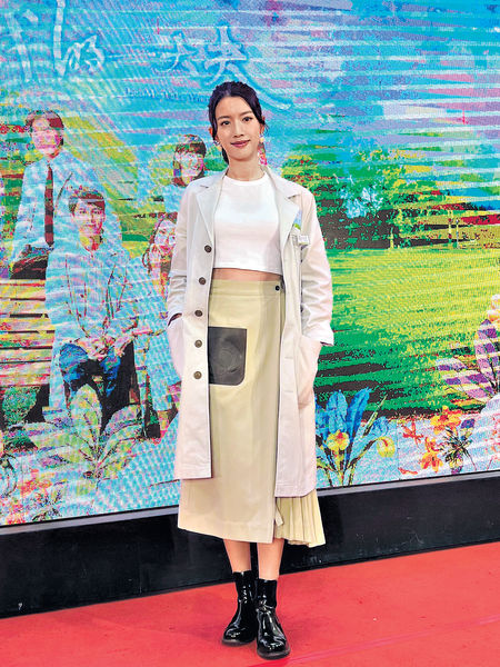 慶幸兄妹長相大不同 蔡思貝︰我似媽咪係雙眼皮