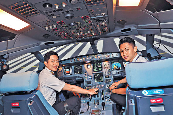 香港國際航空學院見習機師課程 14月全日制學費$80萬