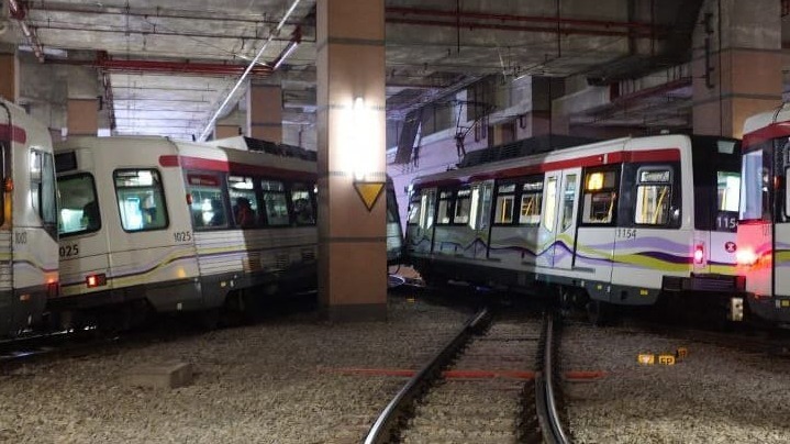 輕鐵元朗總站兩列車相撞出軌 3名乘客受傷