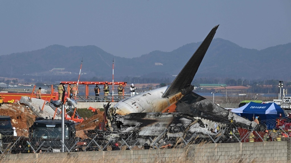 濟州航空空難｜機長最後身影曝光 伸直手臂疑力圖讓客機減速令人心碎
